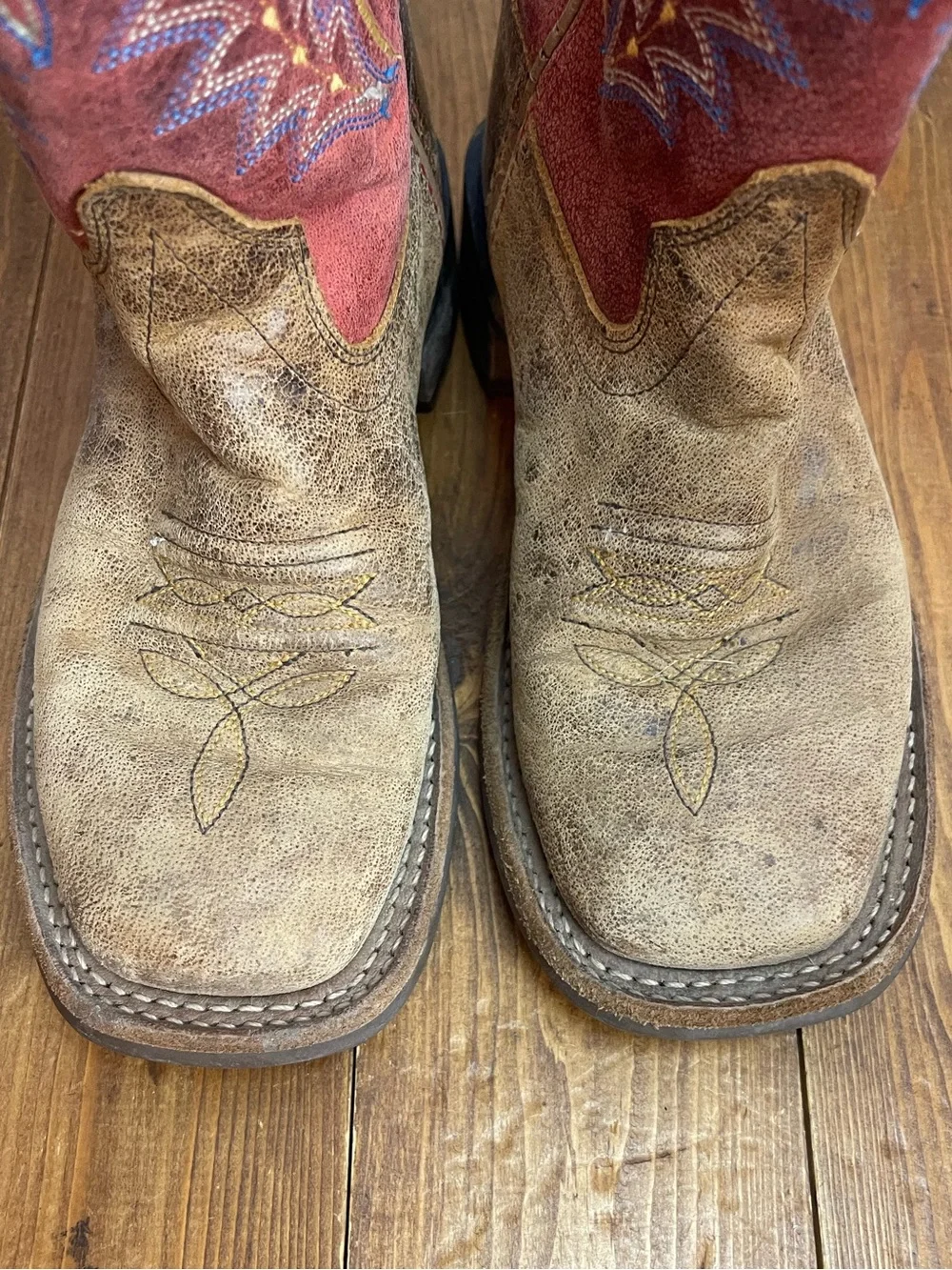 Old west BSC1959 kids size 13.5 D square toe cowboy boots tan and red